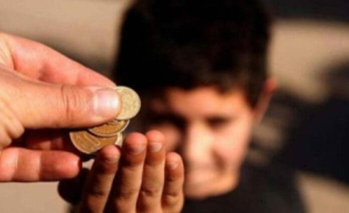 Autoridades detectaron que en San Miguel de Allende aplican la renta de niños; madres y familias cobran 100 pesos por prestar a sus hijos. Foto: Redes sociales