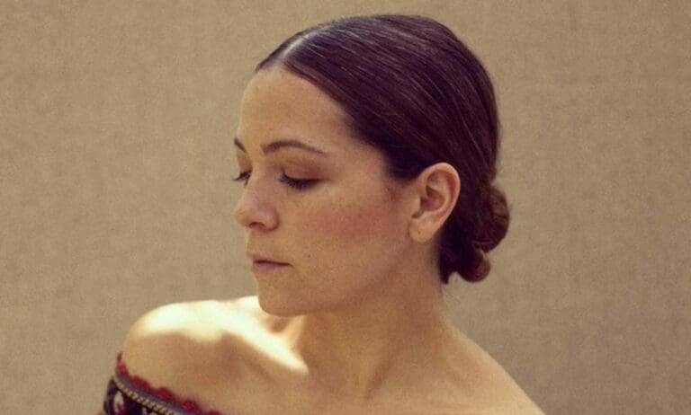 Natalia Lafourcade se pronunció de nuevo contra el Tren Maya; dijo que sí está bien informada y que nadie le paga por oponerse al proyecto.