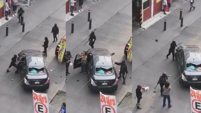 Encapuchadas atacan auto con mujer a bordo en calles del centro de la CDMX