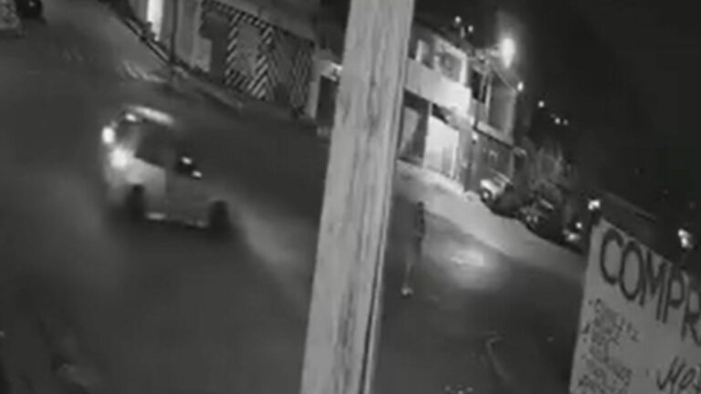 VIDEO: Captan cómo mujer se salva de intento de secuestro en Monterrey