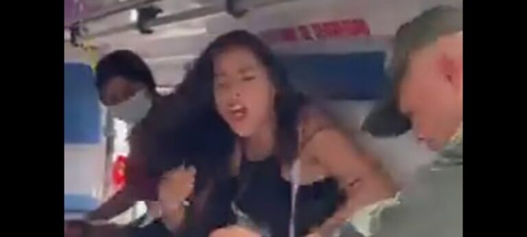 VIDEO: Mujer celosa ‘explota’ contra su novio atropellado por no darle la contraseña del celular