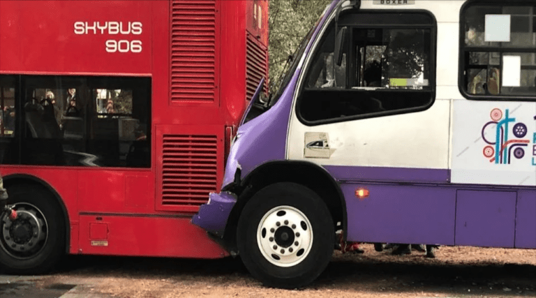 Accidente en Paseo de la Reforma deja 16 lesionados