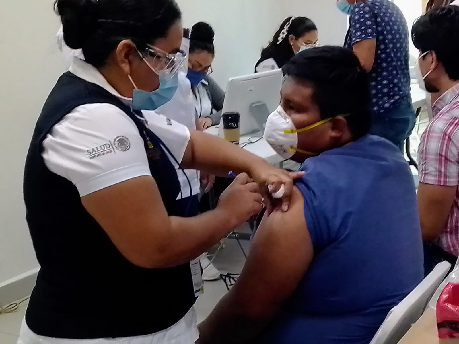 Si ya cumpliste cuatro meses después de la segunda dosis contra la COVID-19 puedes recibir la dosis de refuerzo