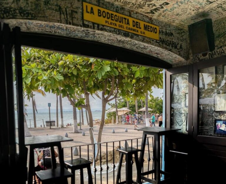 Meten en cuenta propina obligatoria en La “Bodeguita del Medio”