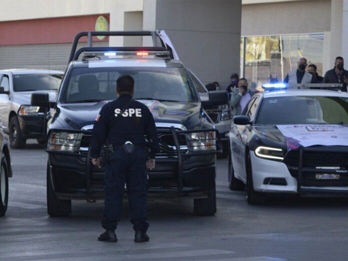 Secuestran a mujer junto a su hijo de 2 años; aparece en lote baldío sin vida