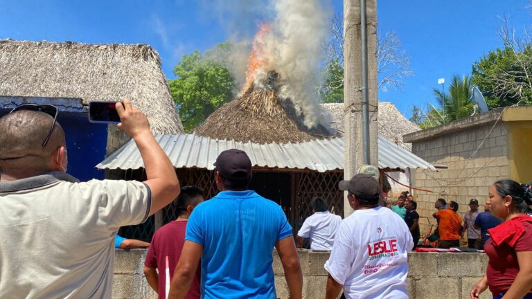 Se incendia casa durante arranque de campaña en Q.Roo