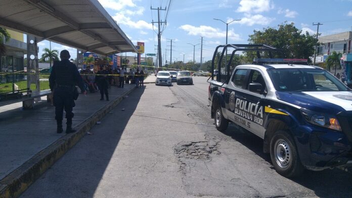 Balean a dos en el ‘tianguis de autos’ en Cancún