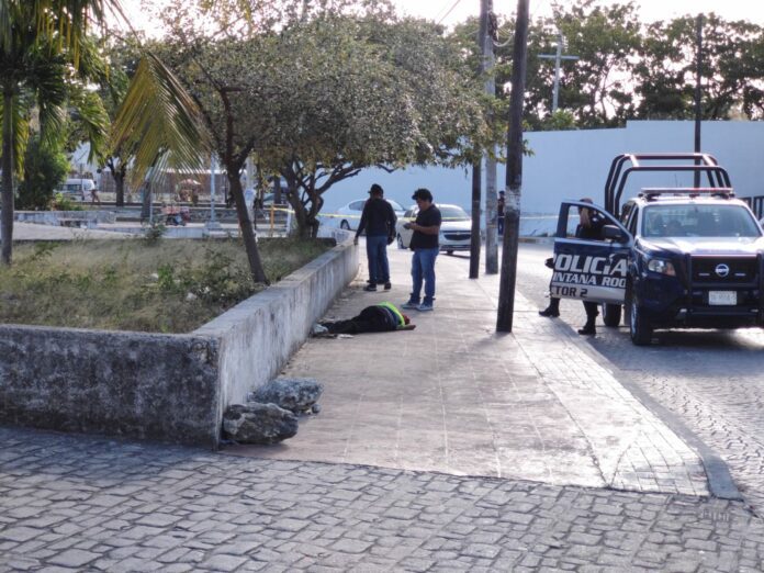 Muere 'viene-viene' del edificio de representación del gobierno del estado en Cancún￼