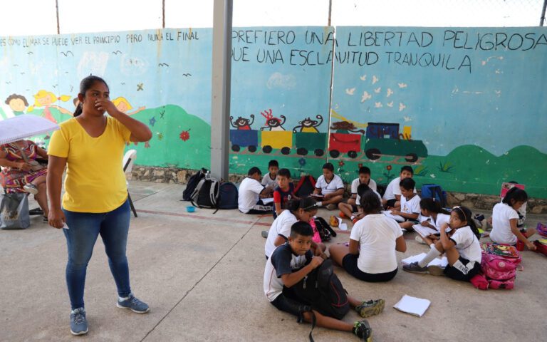 Una jueza de distrito ordenó este jueves detener la operación del programa “La Escuela es Nuestra”, debido a que no contempla horas adicionales de clase