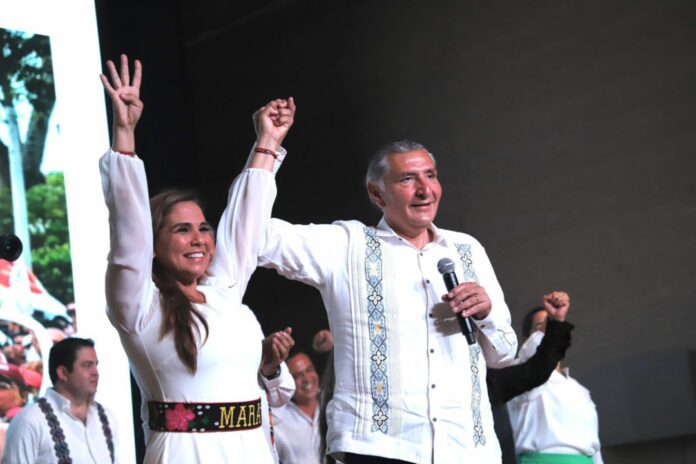 Adán Augusto López Hernández, secretario de Gobernación, vino a Quintana Roo para mostrar su respaldo a Mara Lezama. Foto: Campaña de Mara Lezama