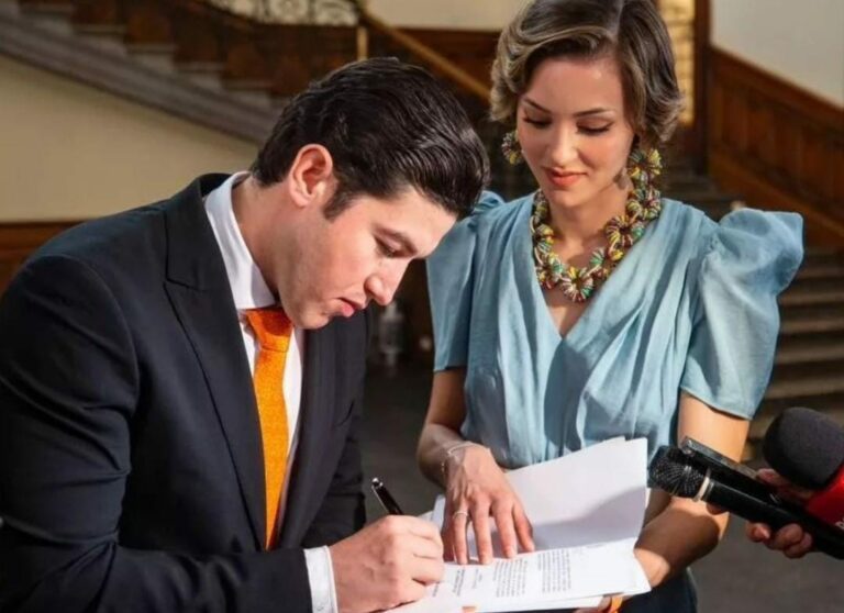 Samuel García vetó una ley que promovía la tauromaquia y las peleas de gallos; unos lo apoyan y otros lo repudiaron. Foto: Redes sociales