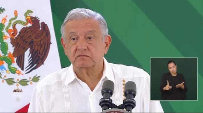 AMLO reconoció que ser periodista y defensor de derechos humanos en México es peligroso, pero culpó de ello a gobiernos anteriores. Foto: Captura de video