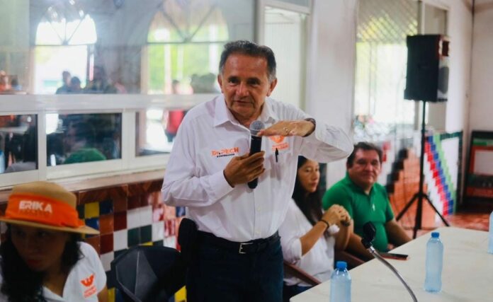 El Ieqroo le ordenó a José Luis Pech bajar videos de sus redes sociales en los que calumniaba a la candidata Mara Lezama. Foto: Campaña de José Luis Pech