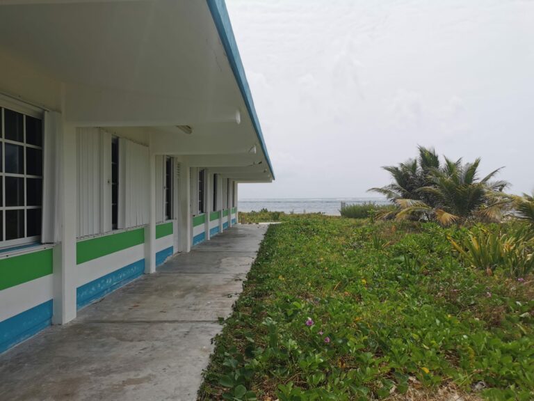 Histórica secundaria de Puerto Morelos está en riesgo de desaparecer