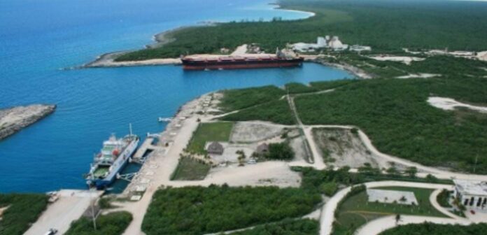 AMLO y funcionarios de su gobierno se reunieron este día con un directivo de Vulcan, empresaria propietaria de Calica. Foto: Redes sociales