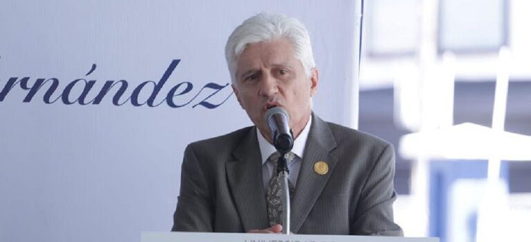 Señalan al Dr. Macías por estigmatizar a comunidad LGBT en tuit sobre viruela del mono