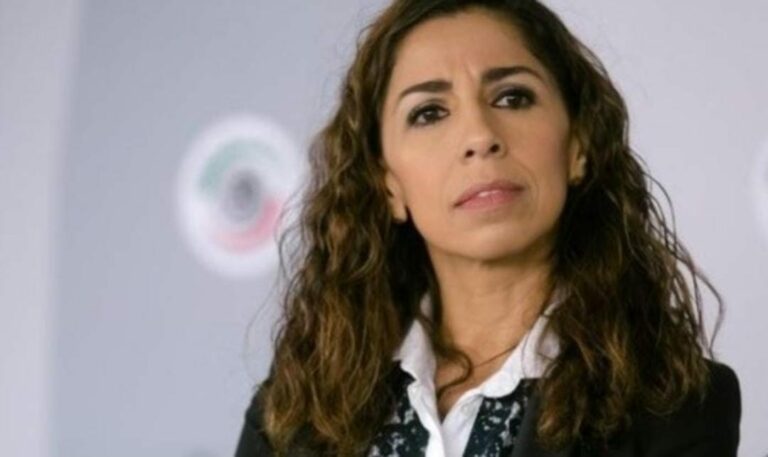 Parece que Marybel Villegas y su gente buscan intervenir en la consulta ciudadana, pese a que por ley les está prohibido. ¿La sancionarán? Foto: Crédito a quien corresponda