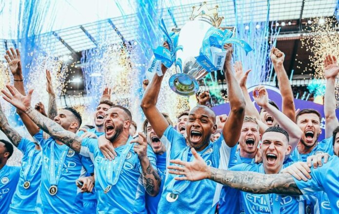 El Manchester City se coronó campeón en el futbol de Inglaterra, en un sufrido partido iba perdiendo pero le dio la vuelta al marcador. Foto: Redes de Mancester City