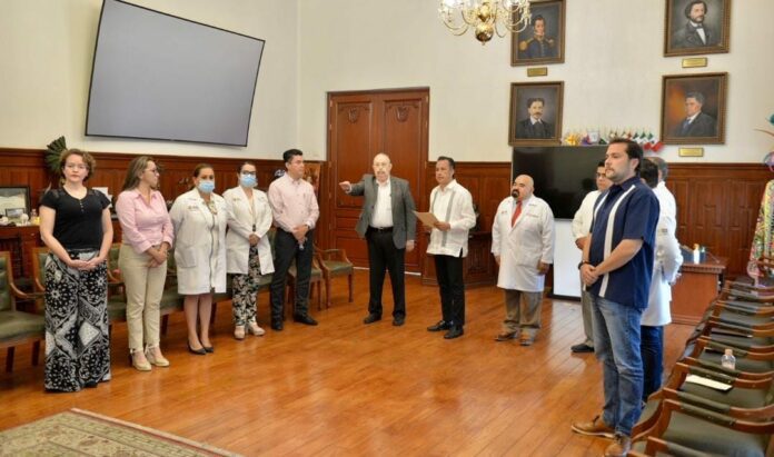 El secretario de Salud de Veracruz renunció luego de que fueran hallados miles de medicamentos a punto de caducar. Foto: Redes de Cuitláhuac García