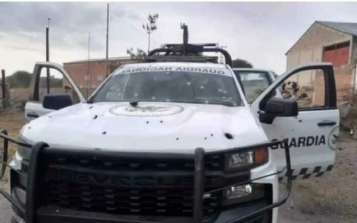 Elementos de la Guardia Nacional fueron atacados por civiles armados; como saldo: tres agentes muertos y otros seis lesionados. Foto: Aristegui