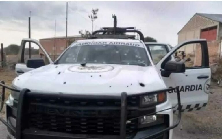 Elementos de la Guardia Nacional fueron atacados por civiles armados; como saldo: tres agentes muertos y otros seis lesionados. Foto: Aristegui