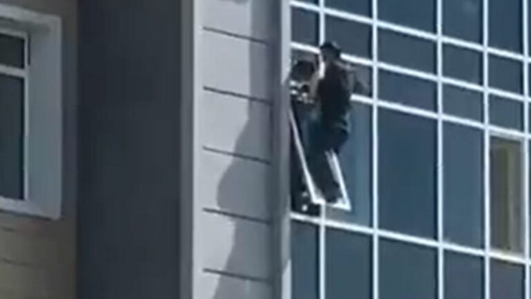 VIDEO: rescatan a niña de caer a un 8vo piso, se vuelve viral