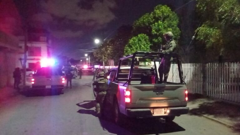 Hallan cuerpo de un taxista maniatado detrás de secundaria en Cancún 
