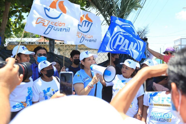 Mientras continúa con su campaña y sus recorridos, la candidata Kira Iris se dijo lista para participar en el debate.