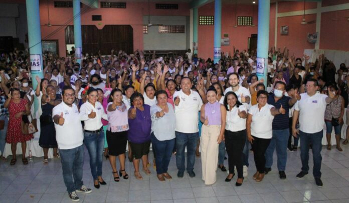 El candidato Nivardo Mena se comprometió a trabajar sin descanso para lograr que la mujeres cuenten con seguridad social.