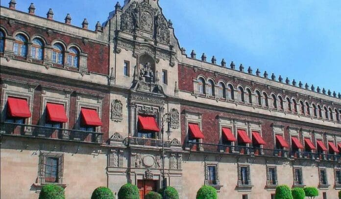 Contrataron a una empresa para fumigar Palacio Nacional y así acabar con ratas y toda la fauna nociva. Y no, no se refieren a políticos. Foto: El Universal