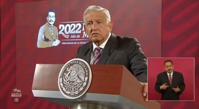 AMLO causó polémica al decir que se protege a los agentes de seguridad pero también a los delincuentes, porque son humanos. Foto: Captura de video