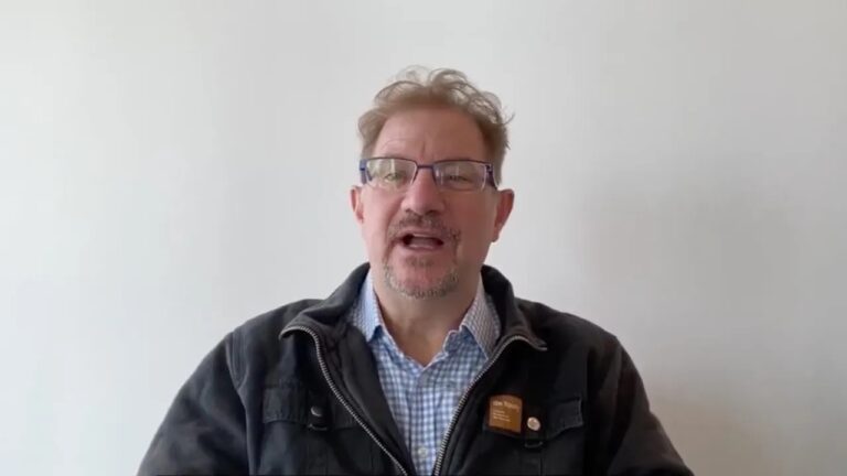 Andrés Roemer reaparece: Asegura que son falsas las acusaciones de abuso en su contra