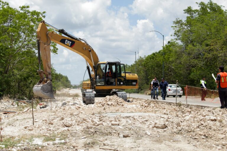 Atienden problema añejo con construcción de Avenida principal