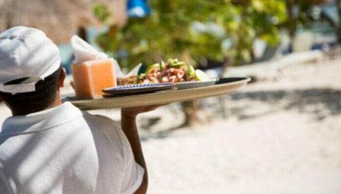 En Quintana Roo continúa la recuperación. No solo hay cada vez más empleos, sino que incluso los sueldos han estado aumentando. Foto: Redes sociales