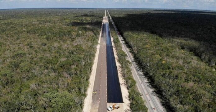 El INAI ordenó al Fonatur que transparente los contratos sobre los durmientes del Tren Maya; una persona pidió la información. Foto: Sin Embargo