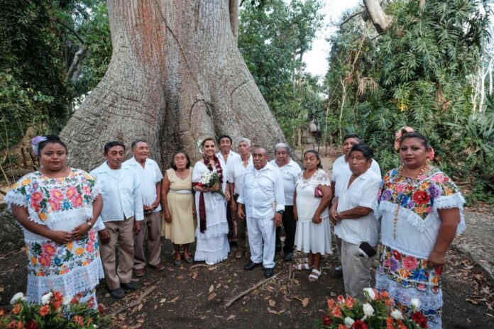 La candidata a la gubernatura Mara Lezama reconoció a la comunidad maya de Solferino por mantener vivas sus tradiciones.