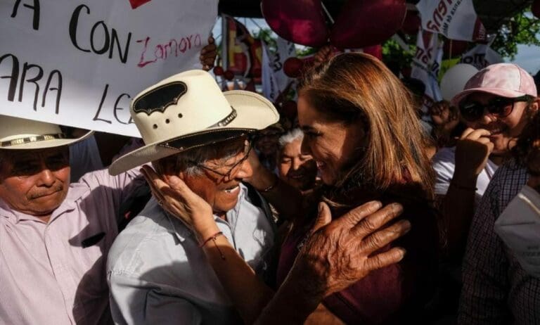 Como funcionaria, y antes, como ciudadana y comunicadora, Mara Lezama se ha acercado a la gente y le ha ayudado a resolver sus problemas. Foto: Redes de Mara Lezama