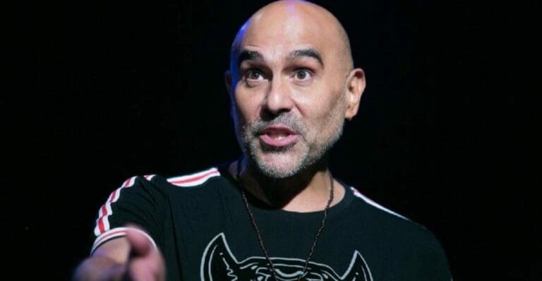 Héctor Suárez Gomís dio su versión de su pleito con Vicente Serrano; dice que no lo agredió ni rompió sus lentes. Acepta que se insultaron. Foto: Redes sociales