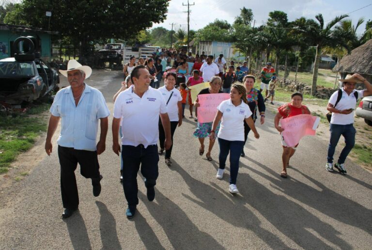 Llama Nivardo Mena a no vender el voto, el poder lo tiene el pueblo