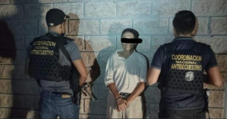 Localizaron sano y salvo al niño secuestrado ayer en Ixtapaluca y por cuyo rapto se cerró la vía México-Puebla hasta por 12 horas. Foto: Fiscalía Edomex