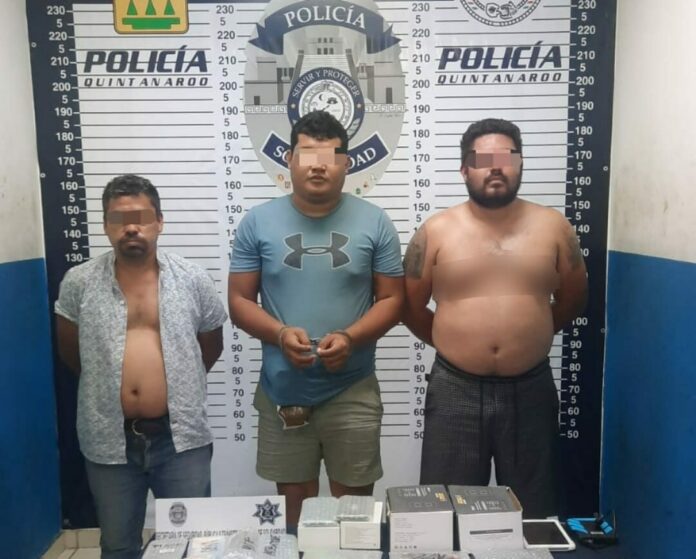 Capturan a trío de compás por robar artículos electrónicos en Playa del Carmen