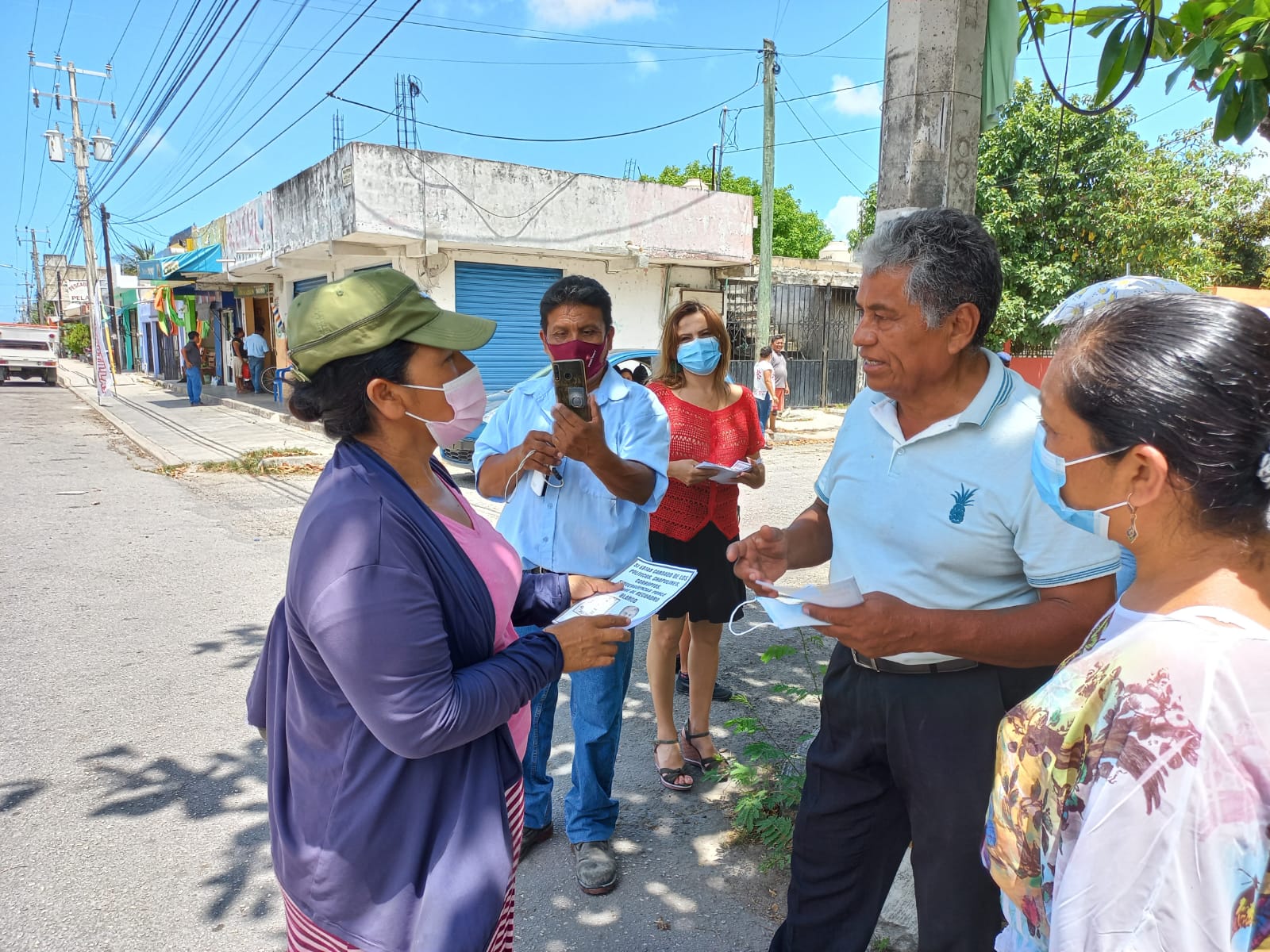 Activista inicia campaña en Cancún como candidato sin registro a diputado