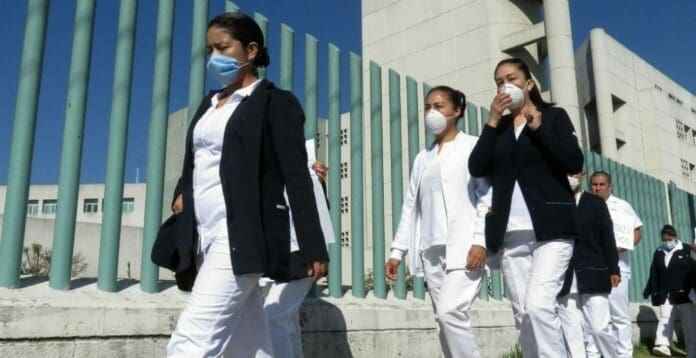 A los retenes y las extorsiones a las iglesias en Jalisco se suman ahora las extorsiones a los médicos, confirmó el secretario de Salud.