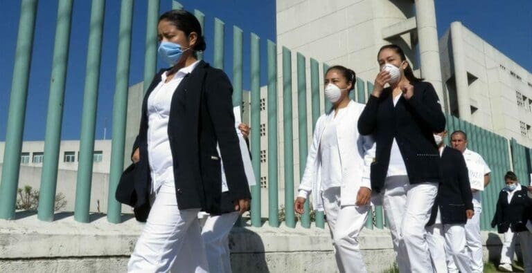 A los retenes y las extorsiones a las iglesias en Jalisco se suman ahora las extorsiones a los médicos, confirmó el secretario de Salud.