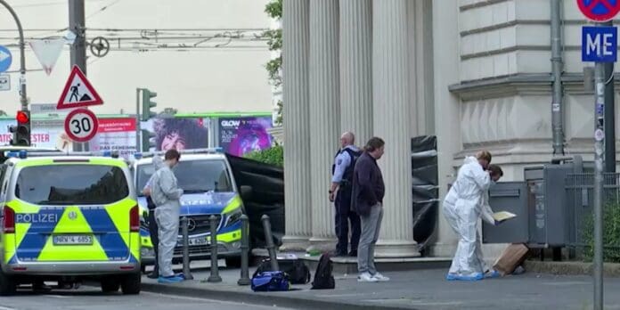 Detienen a sujeto por dejar cabeza humana en tribunal de Alemania