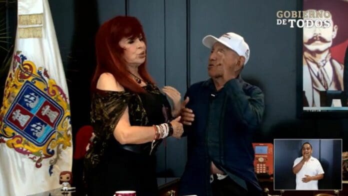 Campechano confiesa que votó 2 veces por Layda Sansores