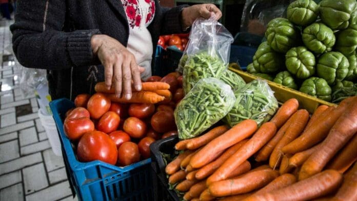 Cuatro de 10 mexicanos no tienen acceso a la canasta básica alimenticia; DIF Solidaridad busca reducir dicho porcentaje