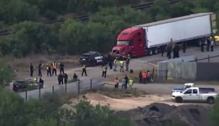 ‘Estamos de luto’: Confirma Ebrard que 22 mexicanos murieron en tráiler hallado en Texas