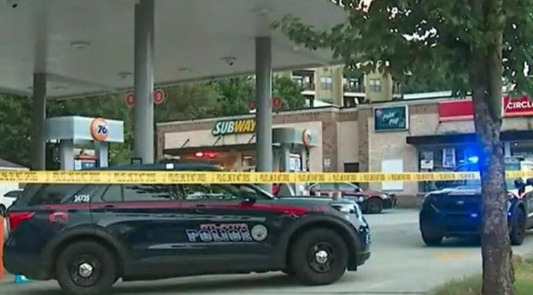 Cliente le quita la vida a empleada por poner “demasiada mayonesa” a su sándwich