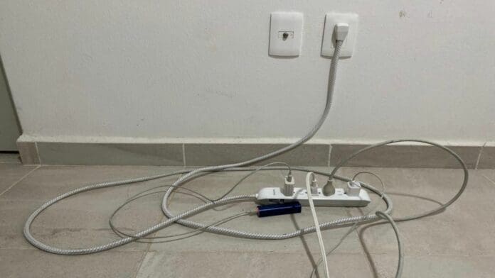 Tras incendio en Villas del Sol, advierten riesgos por sobrecargas eléctricas